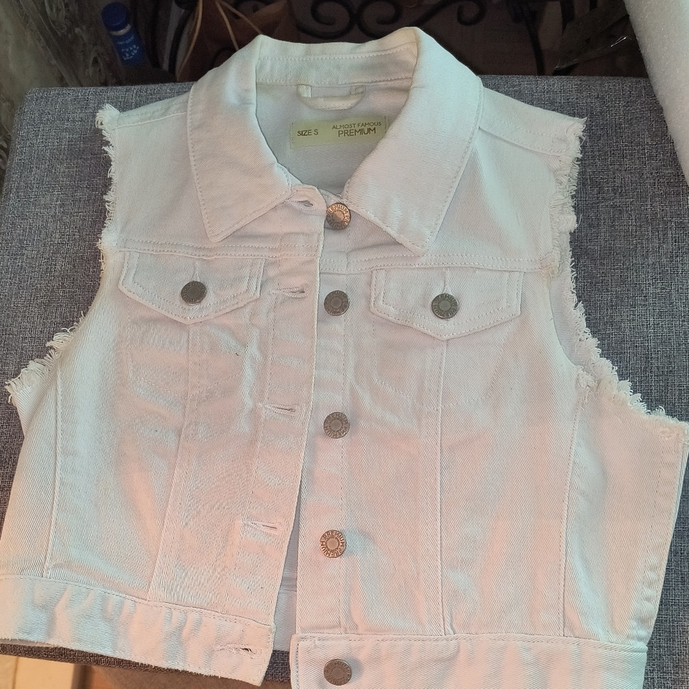 Women's White Denim Vest. Size S.